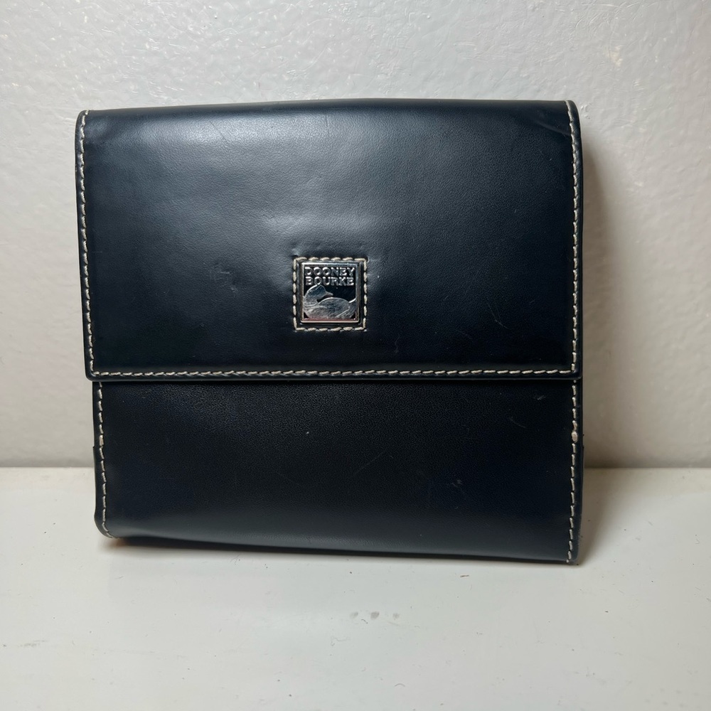 Dooney & Bourke  vintage small wallet.